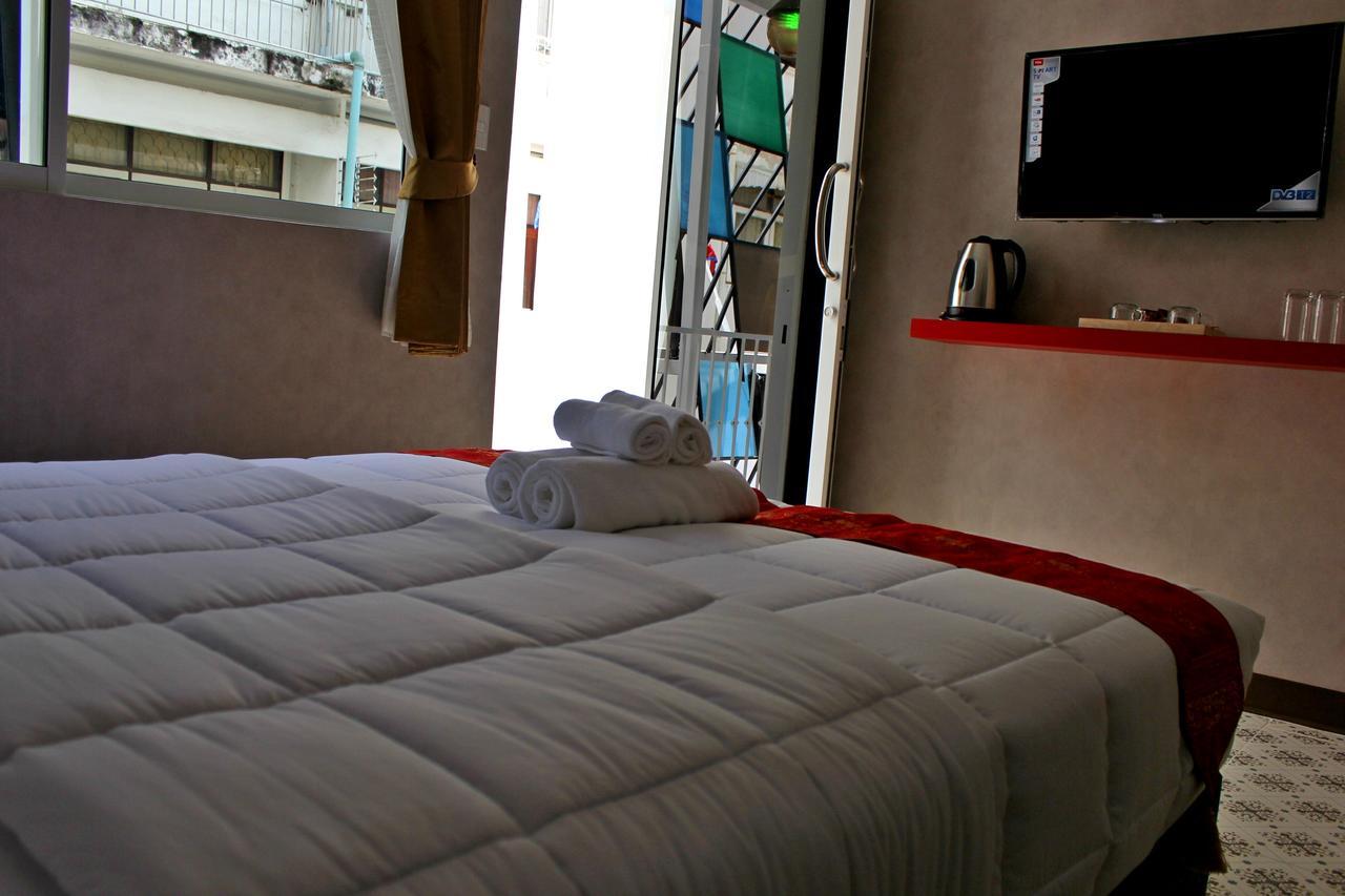 Everest Boutique Hotel Bangkok Exterior photo