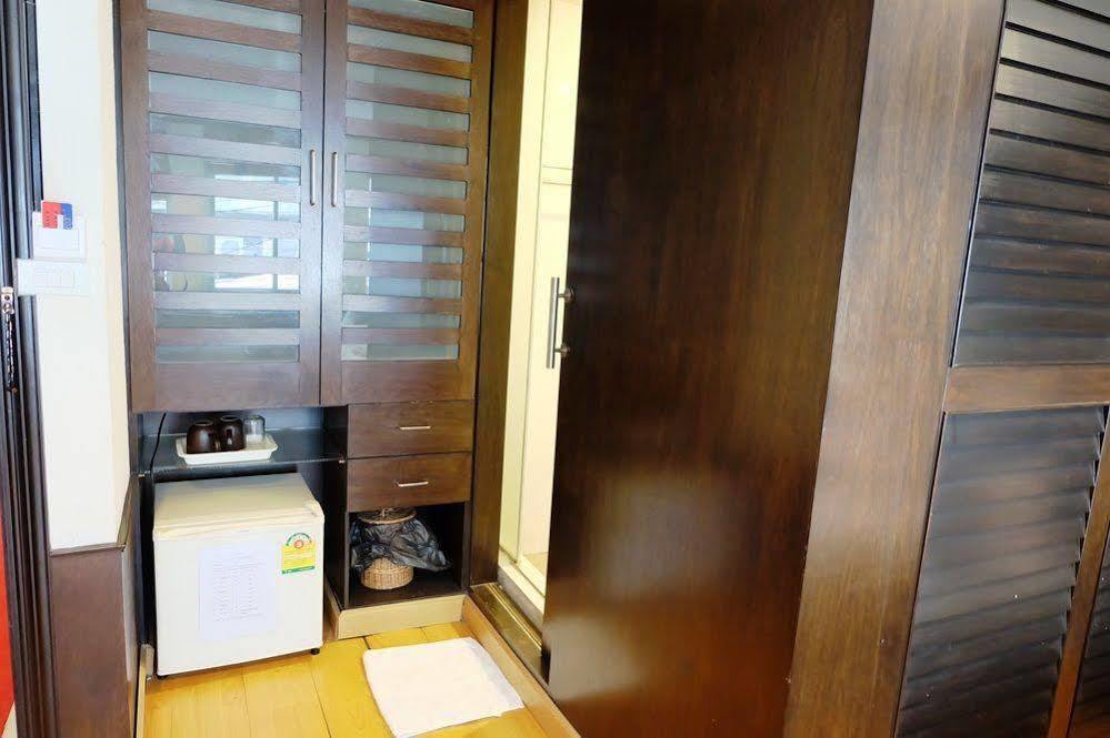 Everest Boutique Hotel Bangkok Exterior photo